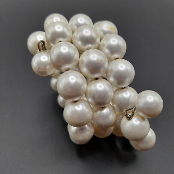 Vintage Faux Pearl Memory Wire Bracelet – 1950s Jewelry – One Size Fits Most 21” - Picture 8 of 11